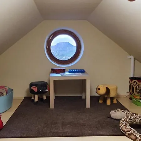 Sarkanyles Vendeghaz فندق