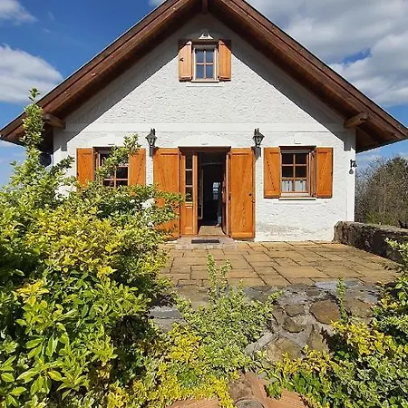 Sarkanyles Vendeghaz فندق