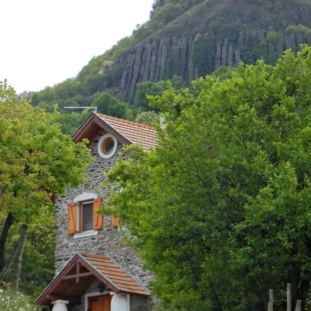 Sarkanyles Vendeghaz